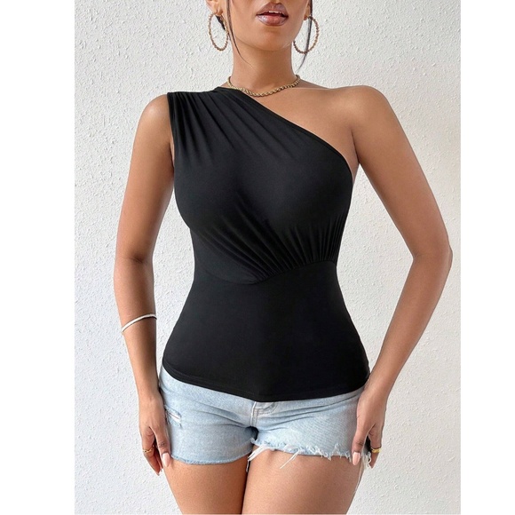 Black Ruched Asymmetrical Slim Fit One Shoulder Top - Picture 4 of 9